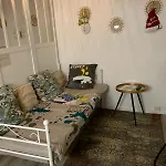 Paris Jolie studio cosy